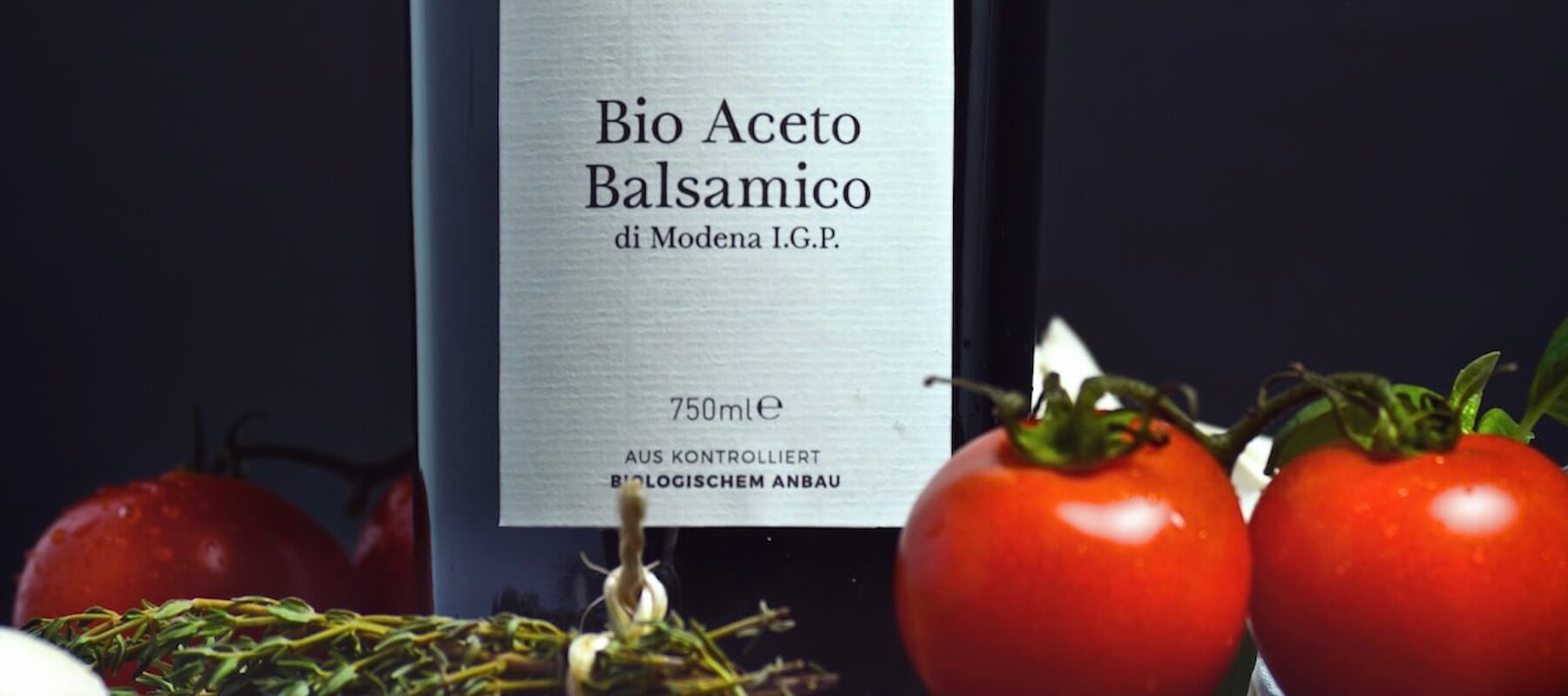 Aceto Balsamico Delidia Flasche mit Tomate
